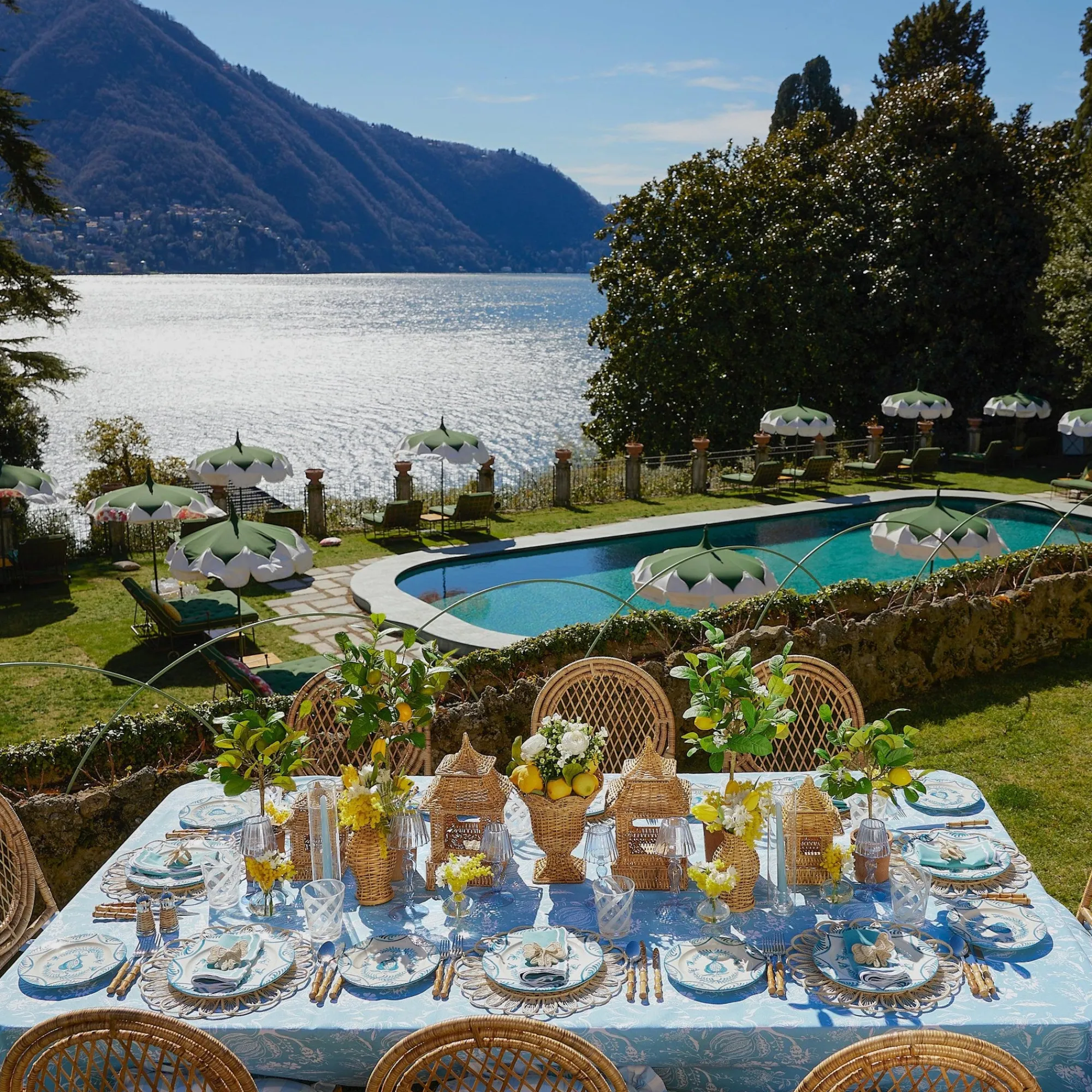 blue_melograno_dinner_pla_5-2.webp Clearance Blue Melograno Dinner Plates (Set Of 4) Dinner Plates