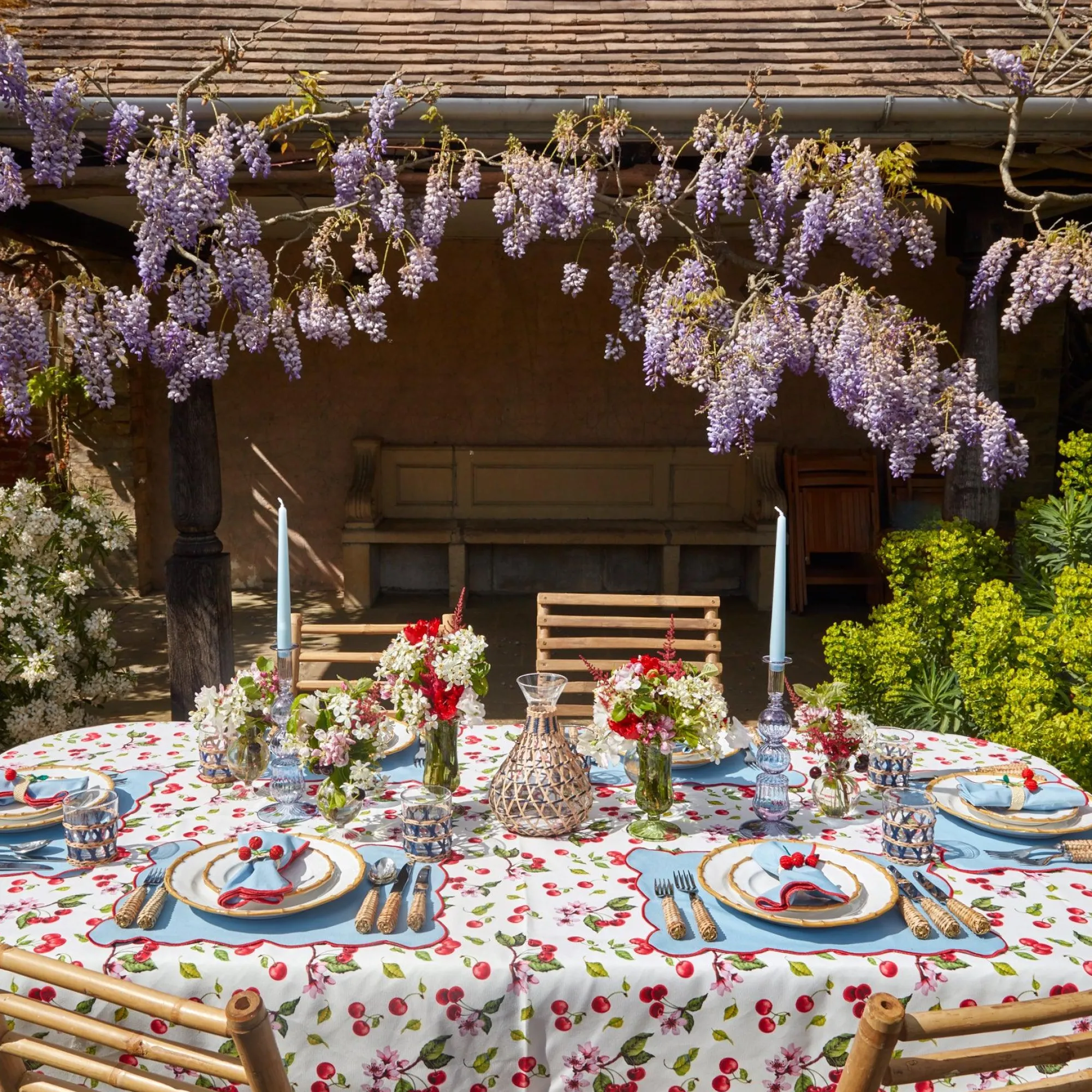 blue_with_red_scallop_nap_15.webp Clearance Blue With Red Scallop Napkins (Set Of 4) Napkins