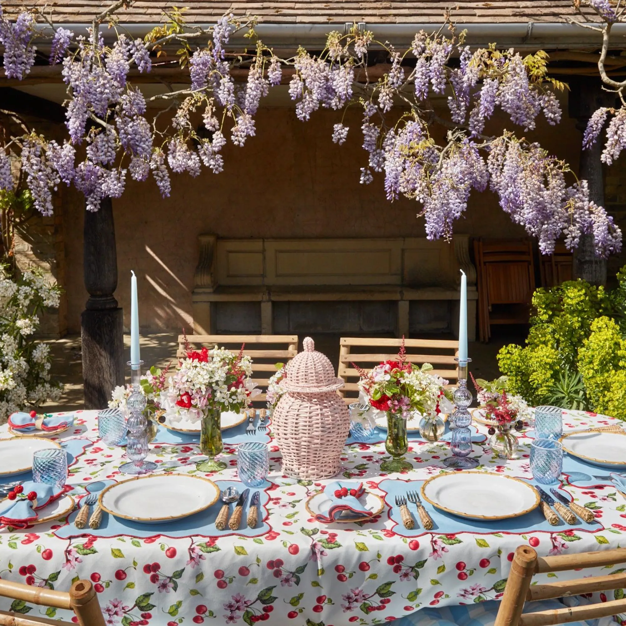 blue_with_red_scallop_nap_9.webp Clearance Blue With Red Scallop Napkins (Set Of 4) Napkins