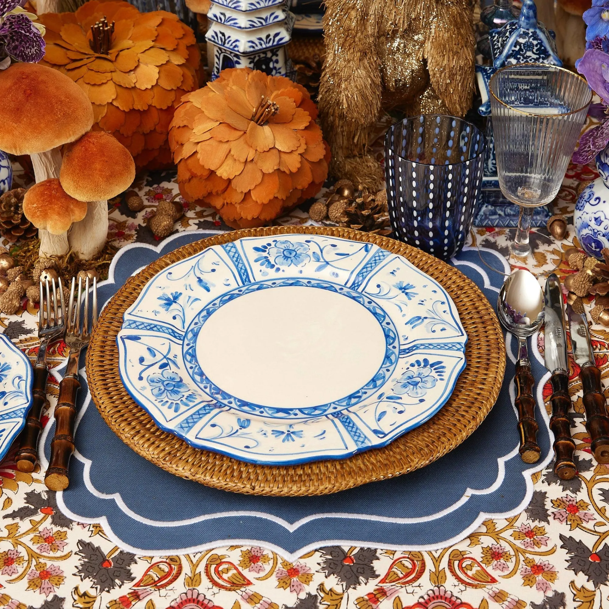 cadiz_hand_painted_dinner_8-1.webp Hot Cadiz Hand Painted Dinner Plate Dinner Plates