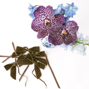 Fashion Chocolate Velvet Mini Bows (Set Of 4) Napkin Rings, Bows & Wreaths