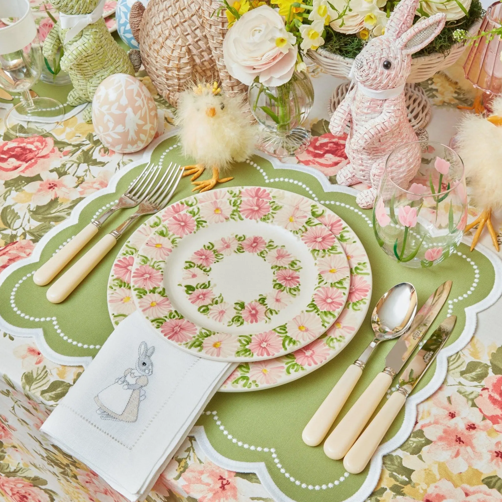 dahlia_garland_dinner__st_9.webp Store Dahlia Garland Dinner & Starter Plates (Set Of 8) Crockery Sets