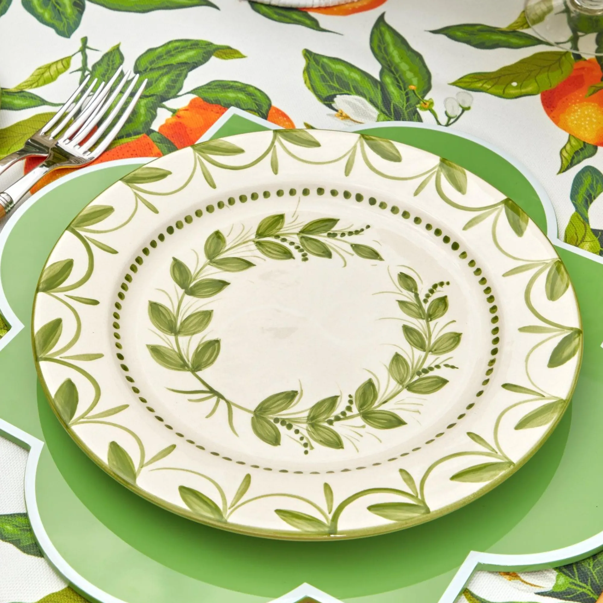 green_garland_dinner_plat_1.webp New Green Garland Dinner Plates (Set Of 4) Crockery Sets