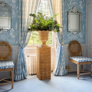 Outlet Liliana Scalloped Rattan Pedestal And Urn Urns & Pedestals