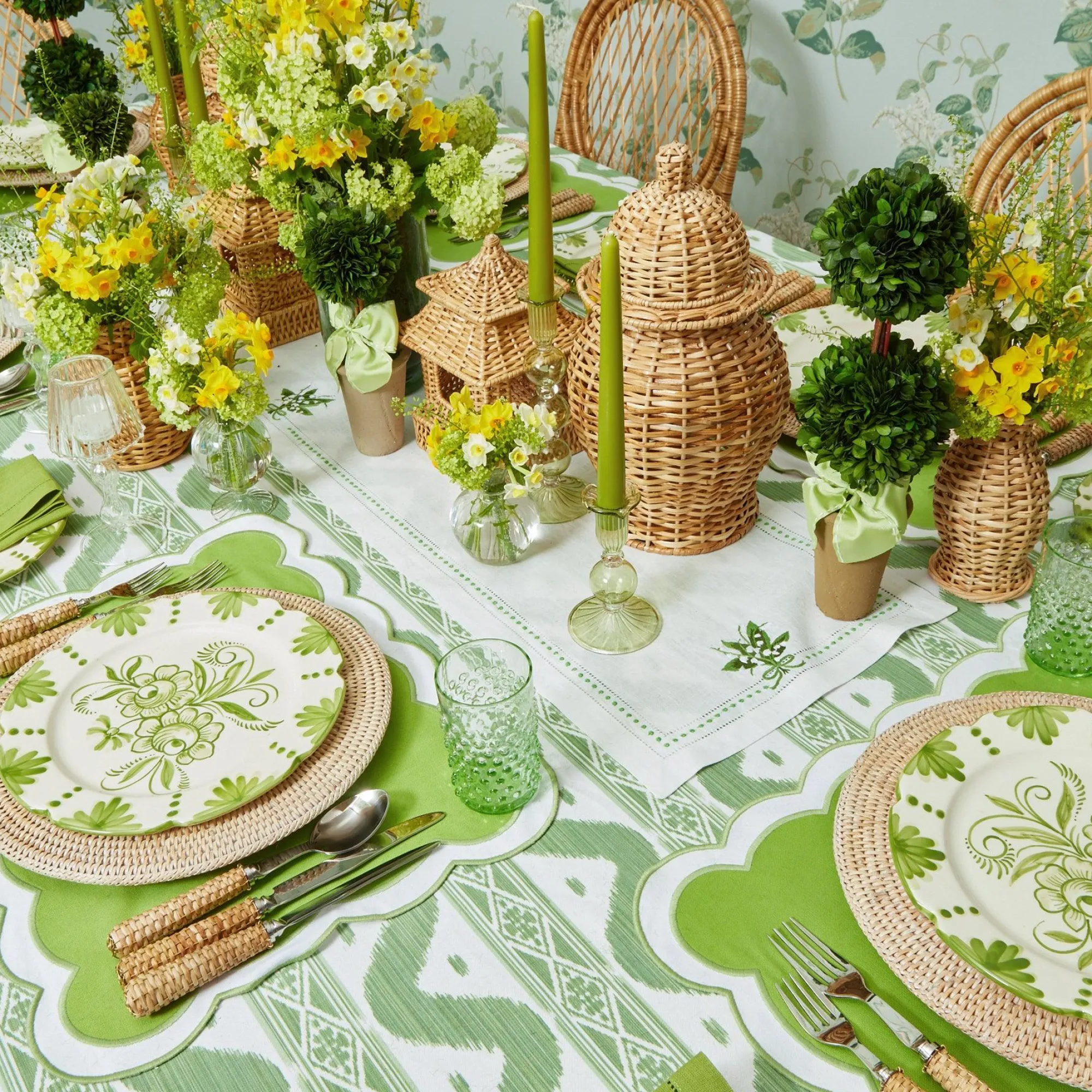 lily_of_the_valley_table__11.webp Discount Lily Of The Valley Table Runner Tablecloths