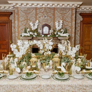 Hot Merry & Bright Tablecloth Tablecloths