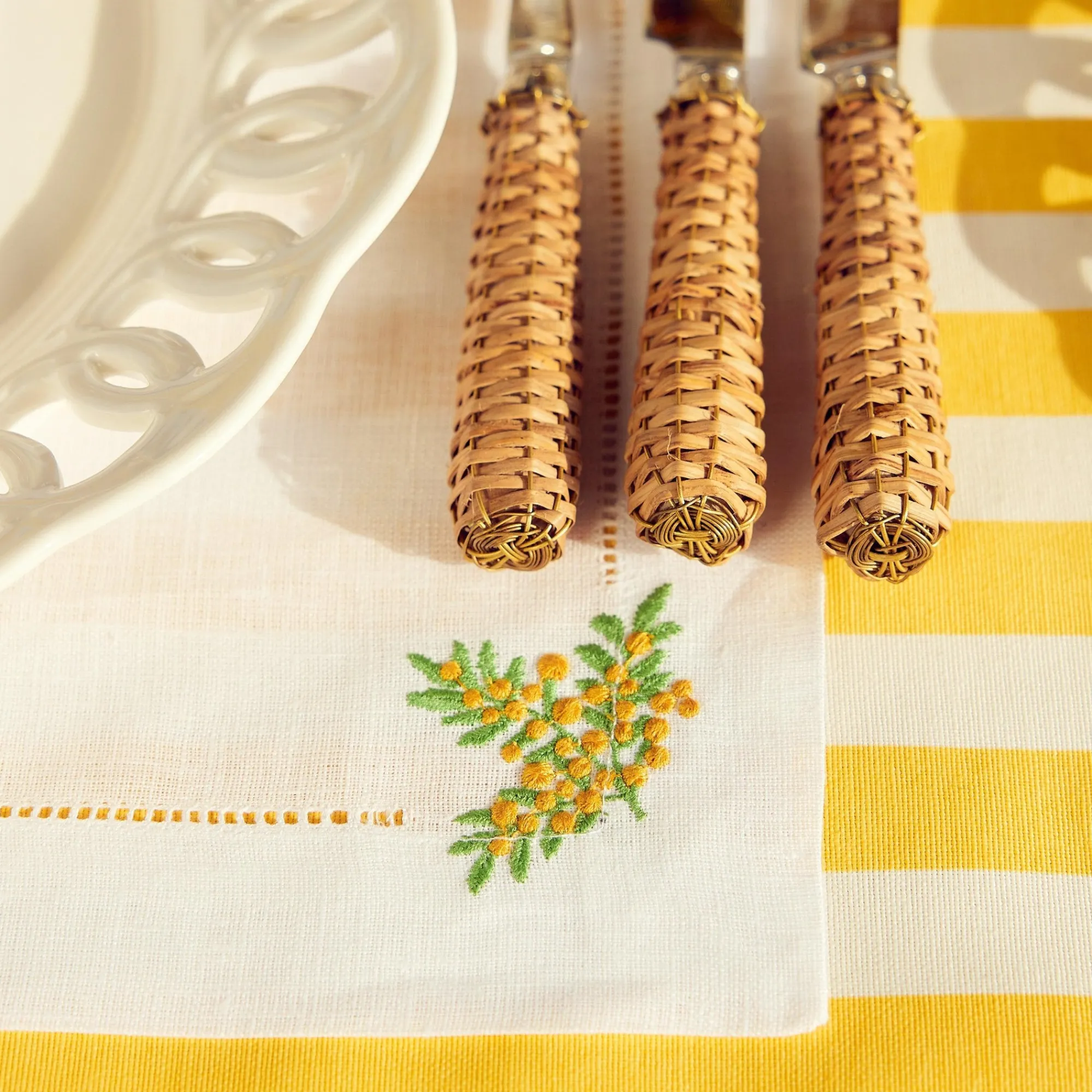 mimosa_white_linen_placem_2-1.webp Cheap Mimosa White Linen Placemats (Set Of 4) Placemats