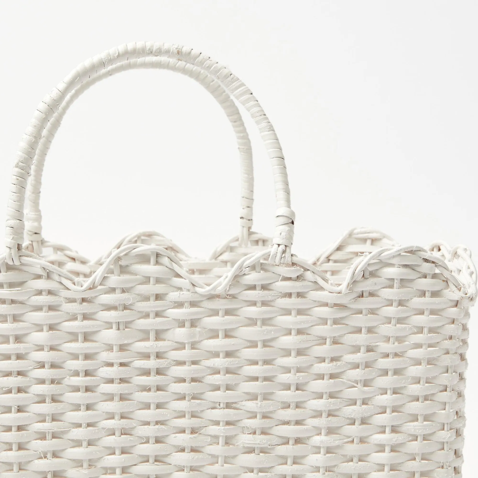 mrs_alice_white_rattan_to_6-1.webp Flash Sale White Rattan Tote Bag (Blue Bow) Women Mrs. Alice Tote Bags