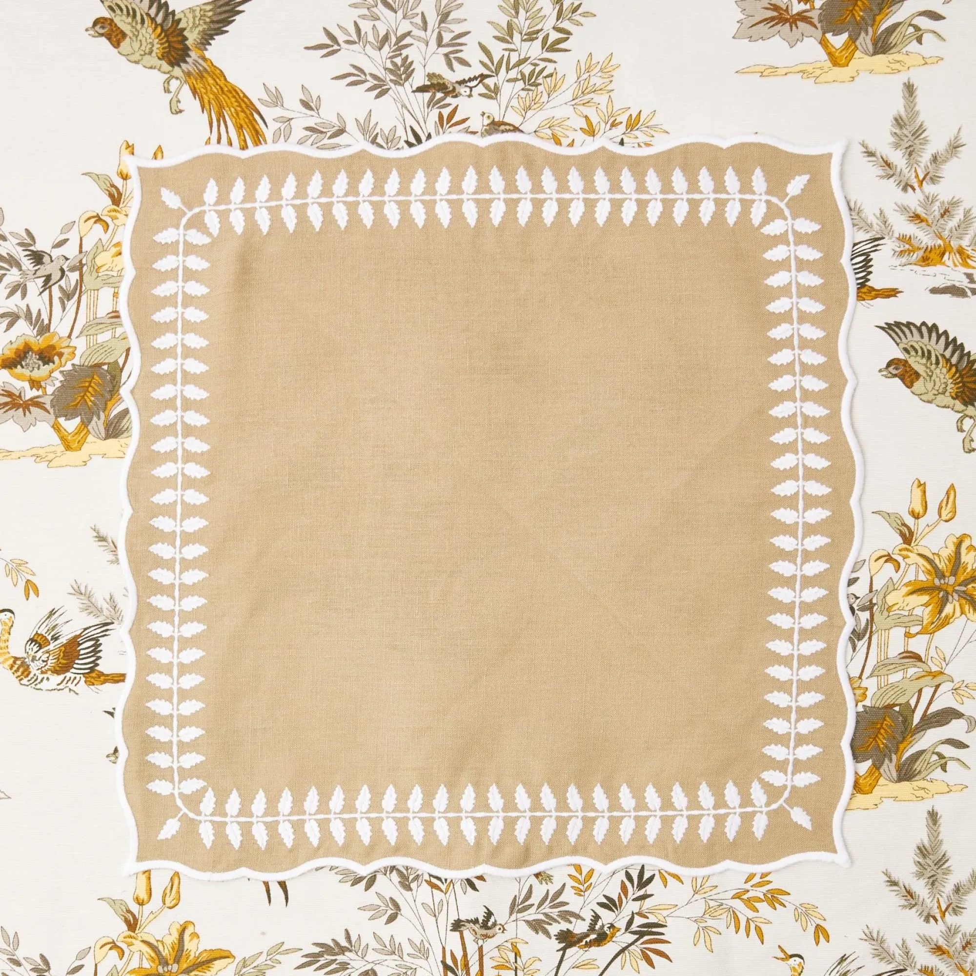 natural_laurel_napkins_se_4.webp Clearance Natural Laurel Napkins (Set Of 4) Napkins