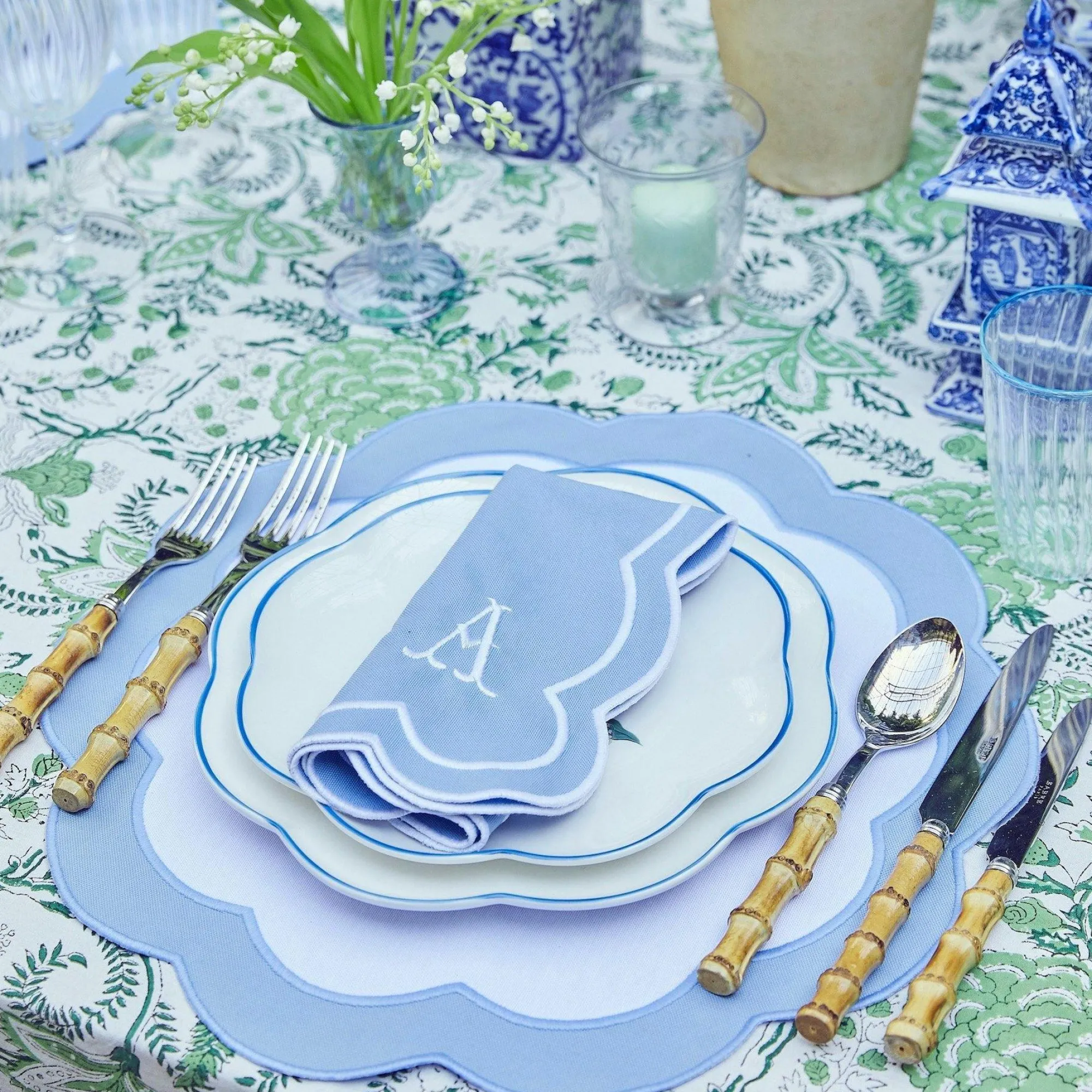 scalloped_lily_of_the_val_18.webp Clearance Scalloped Lily Of The Valley Starter Plate (Set Of 4) Crockery Sets