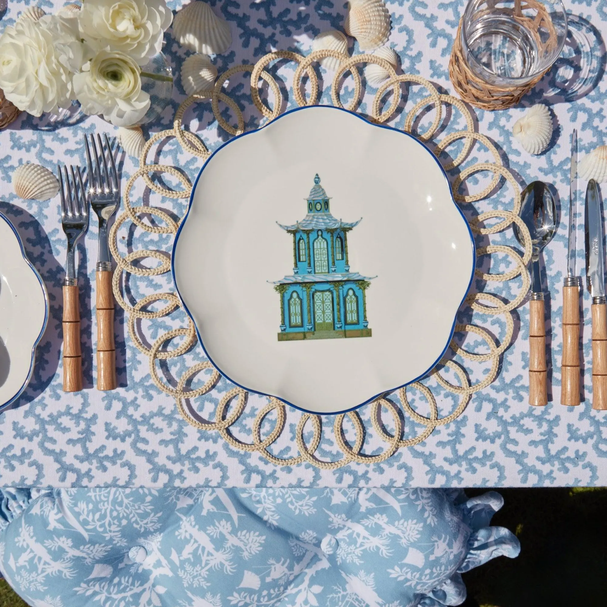 scalloped_pagoda_dinner_p_8-1.webp Flash Sale Scalloped Pagoda Dinner Plate Dinner Plates