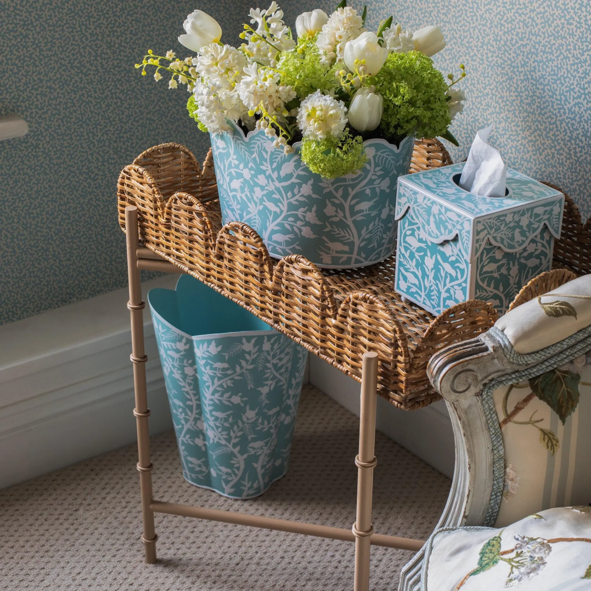 scalloped_rattan_tray_wit_14-1.webp Cheap Scalloped Rattan Tray With Stand Trays & Liners