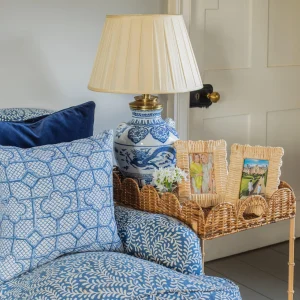 Cheap Scalloped Rattan Tray With Stand Trays & Liners