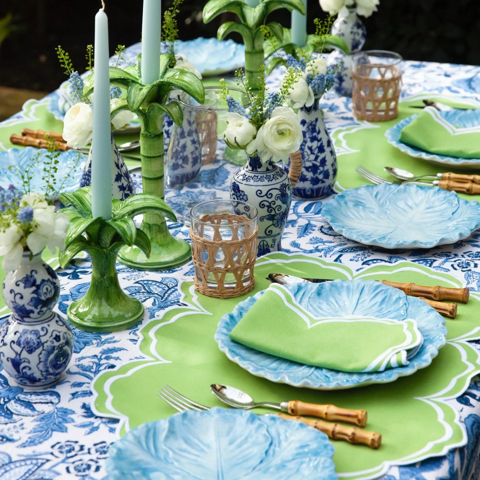 serena_apple_green_scallo_2-1.webp Outlet Serena Apple Green Scalloped Placemats (Set Of 4) Placemats