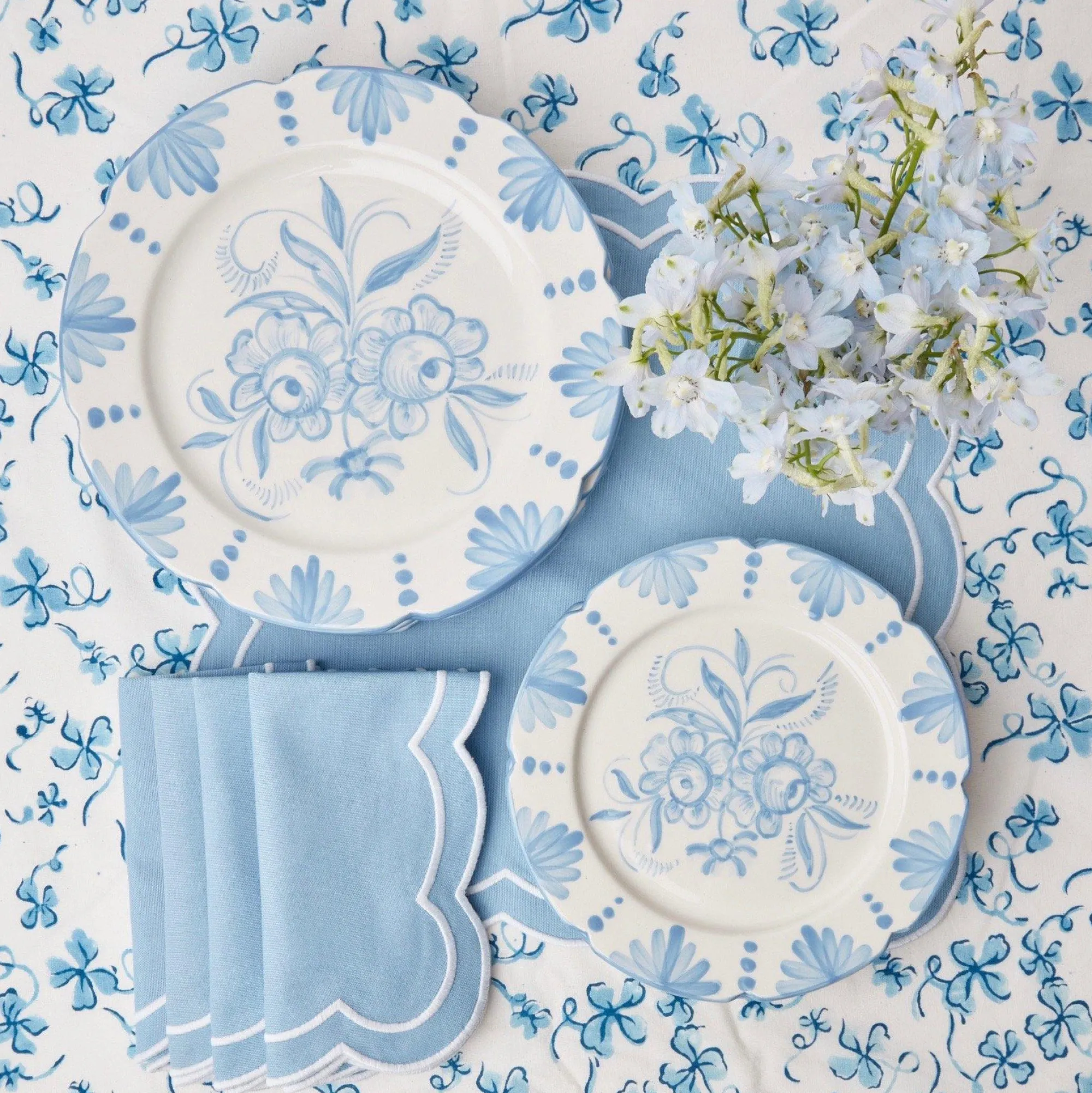 seville_blue_gardenia_din_18-4.webp Cheap Seville Blue Gardenia Dinner Plate Dinner Plates