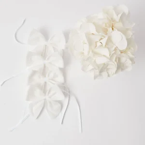 Shop Snow White Velvet Napkin Bows (Set Of 4) Napkin Rings, Bows & Wreaths