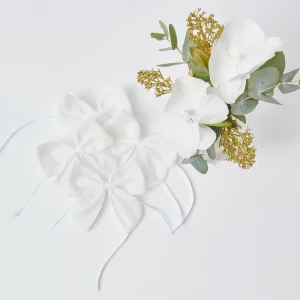 Shop Snow White Velvet Napkin Bows (Set Of 4) Napkin Rings, Bows & Wreaths