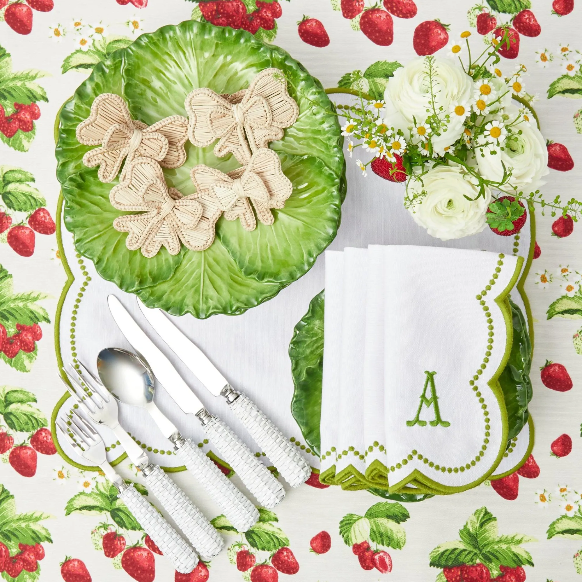 strawberry_tablecloth_5.webp Discount Strawberry Tablecloth Tablecloths