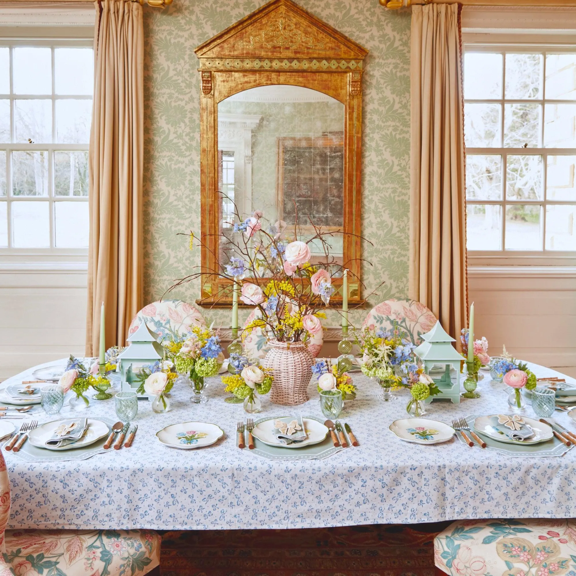 tulip_dinner_plate_5.webp Store Tulip Dinner Plate Dinner Plates