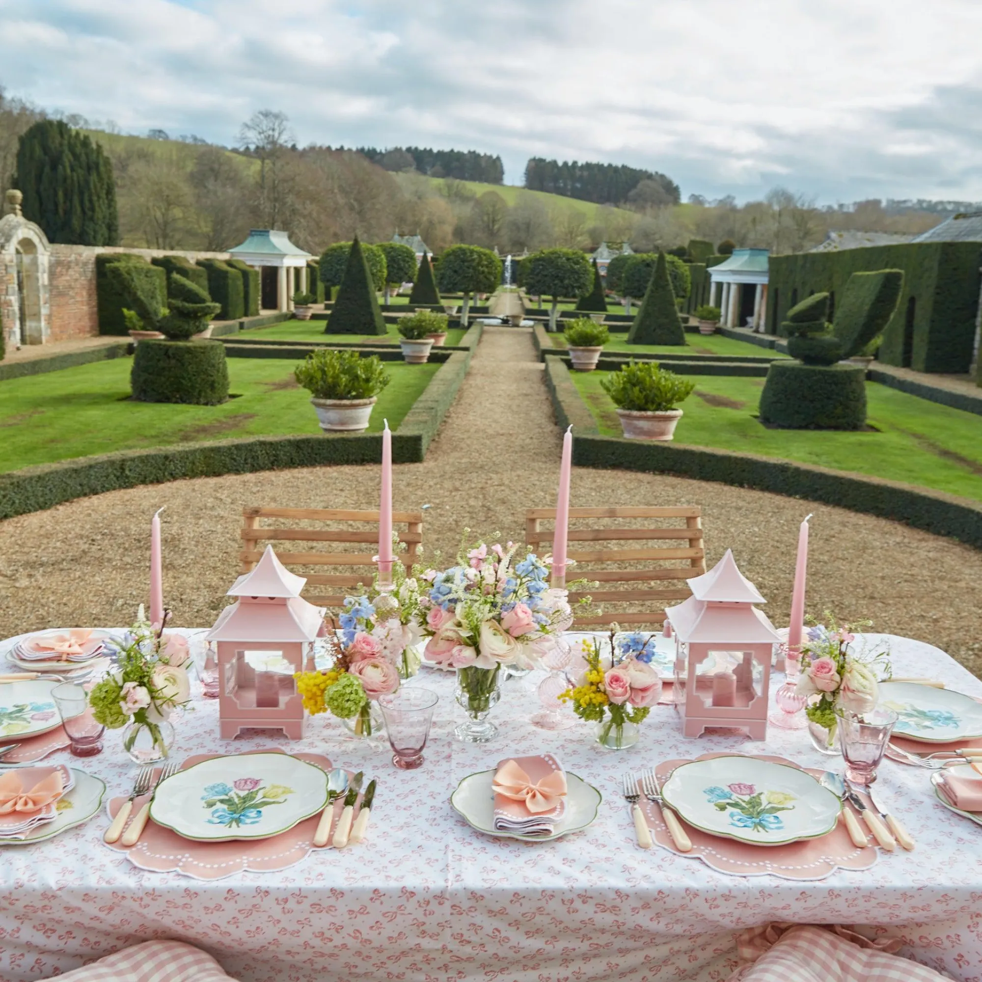 tulip_dinner_plate_set_of_11.webp Best Tulip Dinner Plate (Set Of 4) Crockery Sets