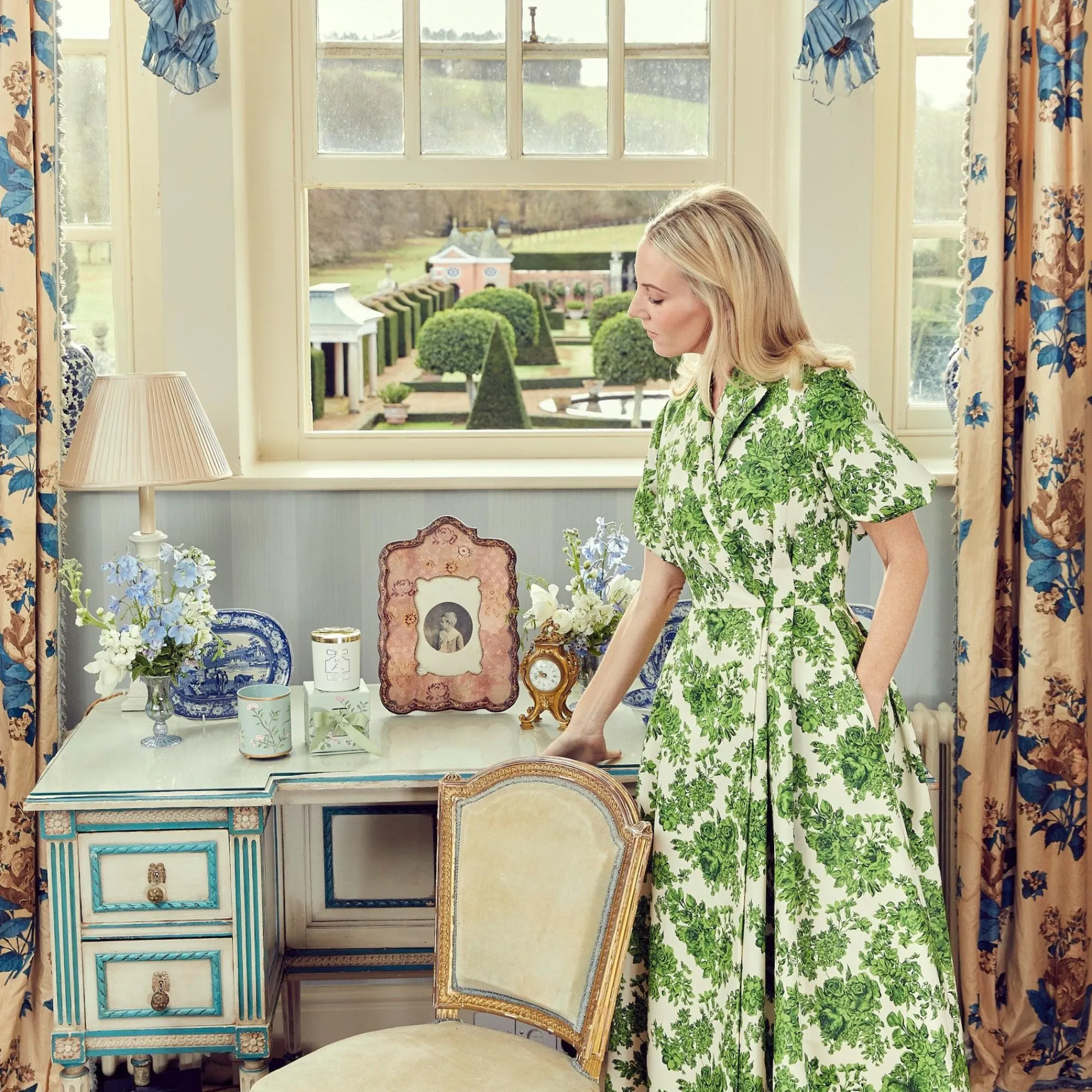 velvet_oak_scented_candle_10-4.webp Best Sale Velvet Oak Scented Candle & Pot Set Candle Holders