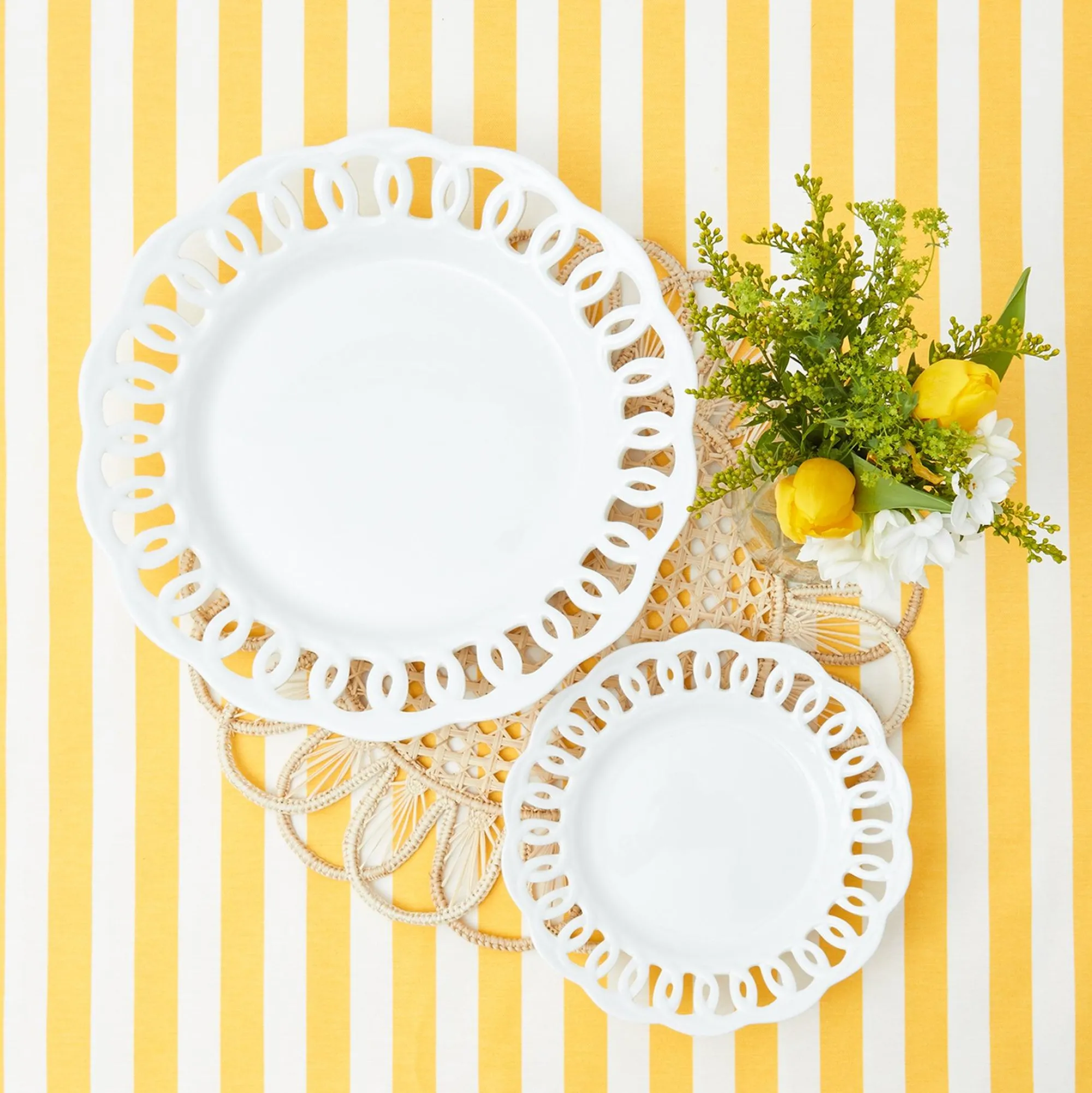 white_lace_dinner__starte_19.webp Discount White Lace Dinner & Starter Plates (Set Of 8) Starter Plates