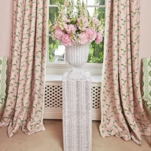 Online White Liliana Scalloped Rattan Pedestal And Urn Vases