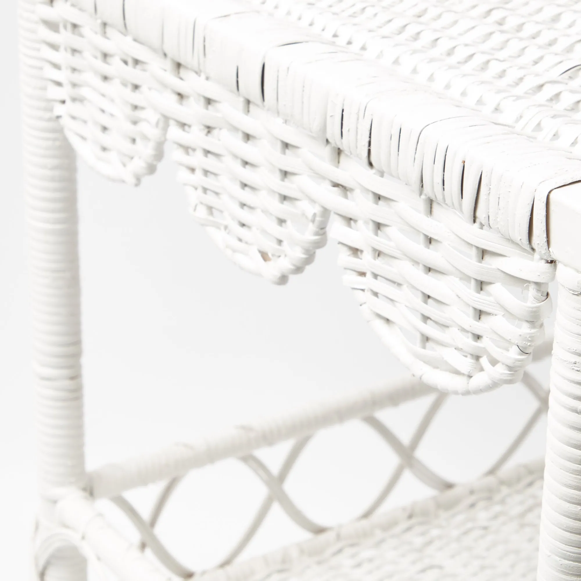 white_rattan_outdoor_side_3.webp Sale White Rattan Outdoor Side Table Tables