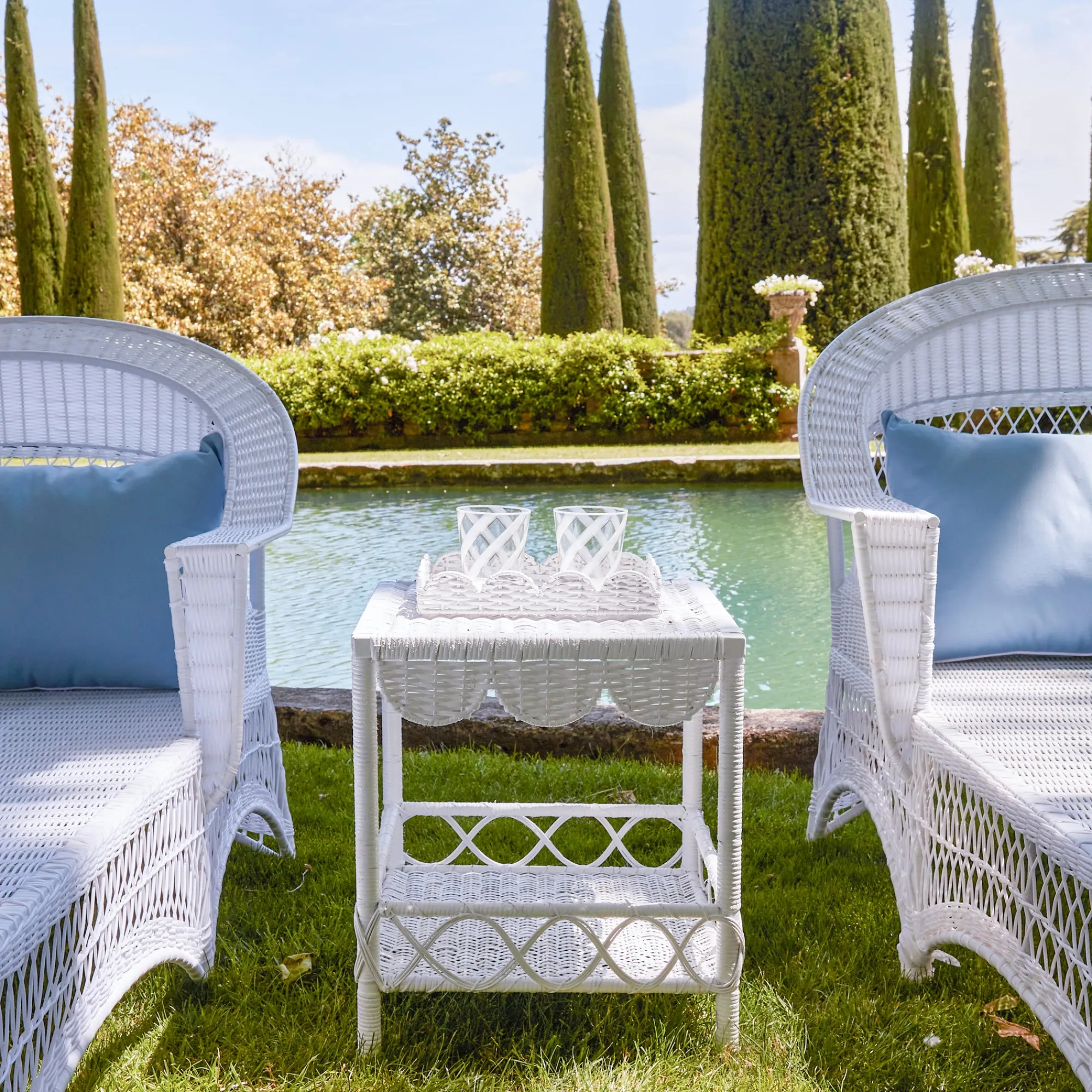 white_rattan_outdoor_side_4.webp Sale White Rattan Outdoor Side Table Tables