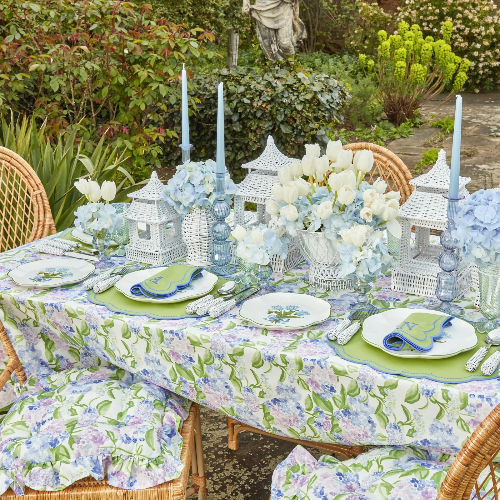 white_rattan_pagoda_lante_9.webp Sale White Rattan Pagoda Lantern Set Rattan Tableware