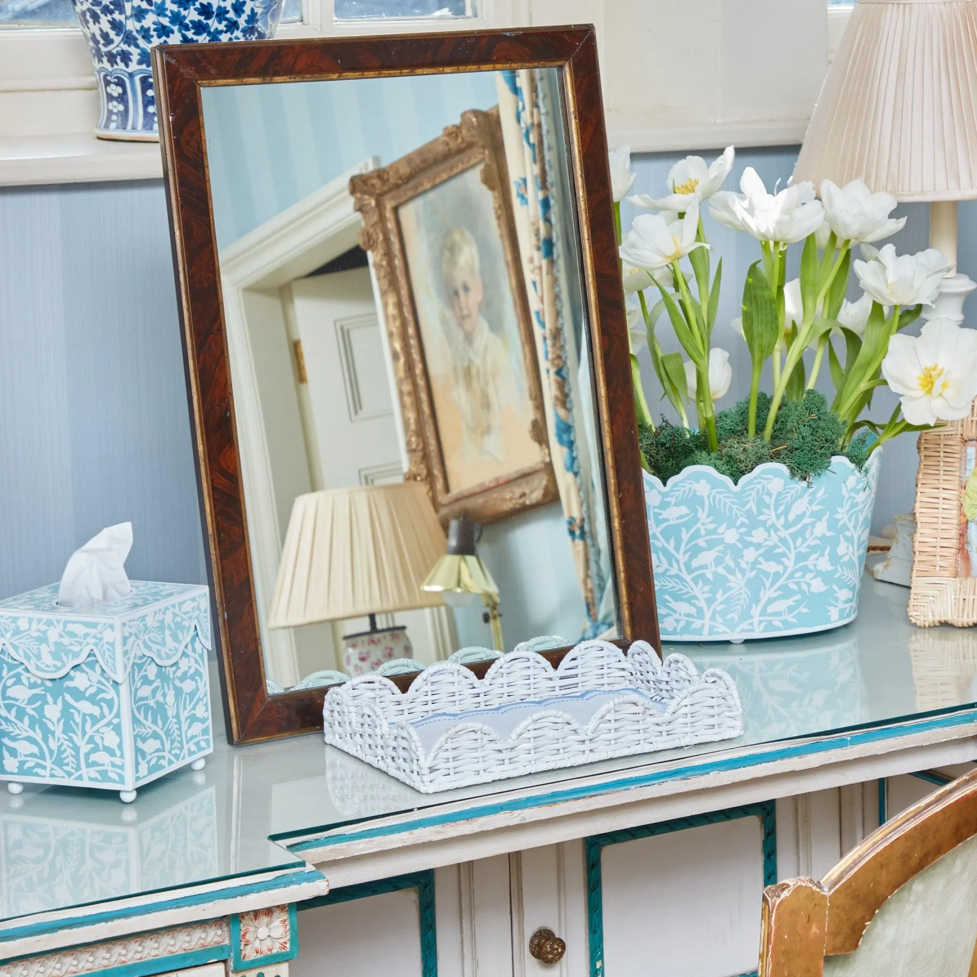 white_small_scalloped_rat_1-1.webp Cheap White Small Scalloped Rattan Tray Rattan Tableware