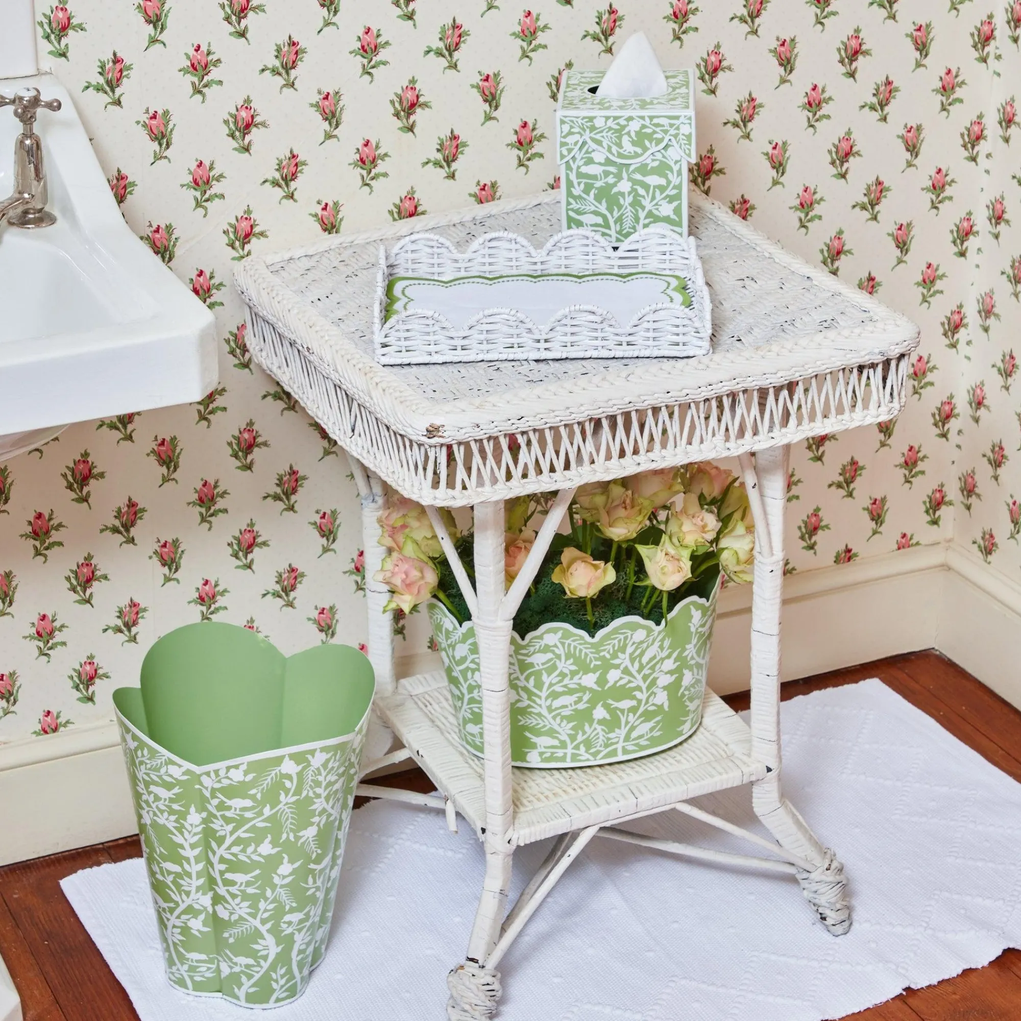 white_small_scalloped_rat_6-1.webp Cheap White Small Scalloped Rattan Tray Rattan Tableware